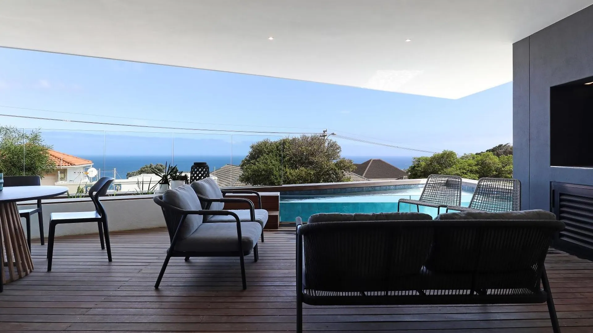 Paradise In Camps Bay, Luxury Villa With Pool And Views Cape Town