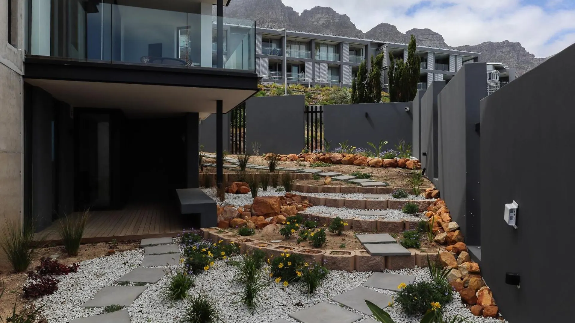 Paradise In Camps Bay, Luxury Villa With Pool And Views Cape Town