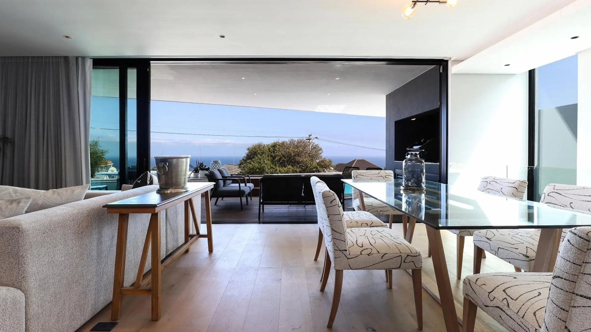 Paradise In Camps Bay, Luxury Villa With Pool And Views Cape Town Güney Afrika