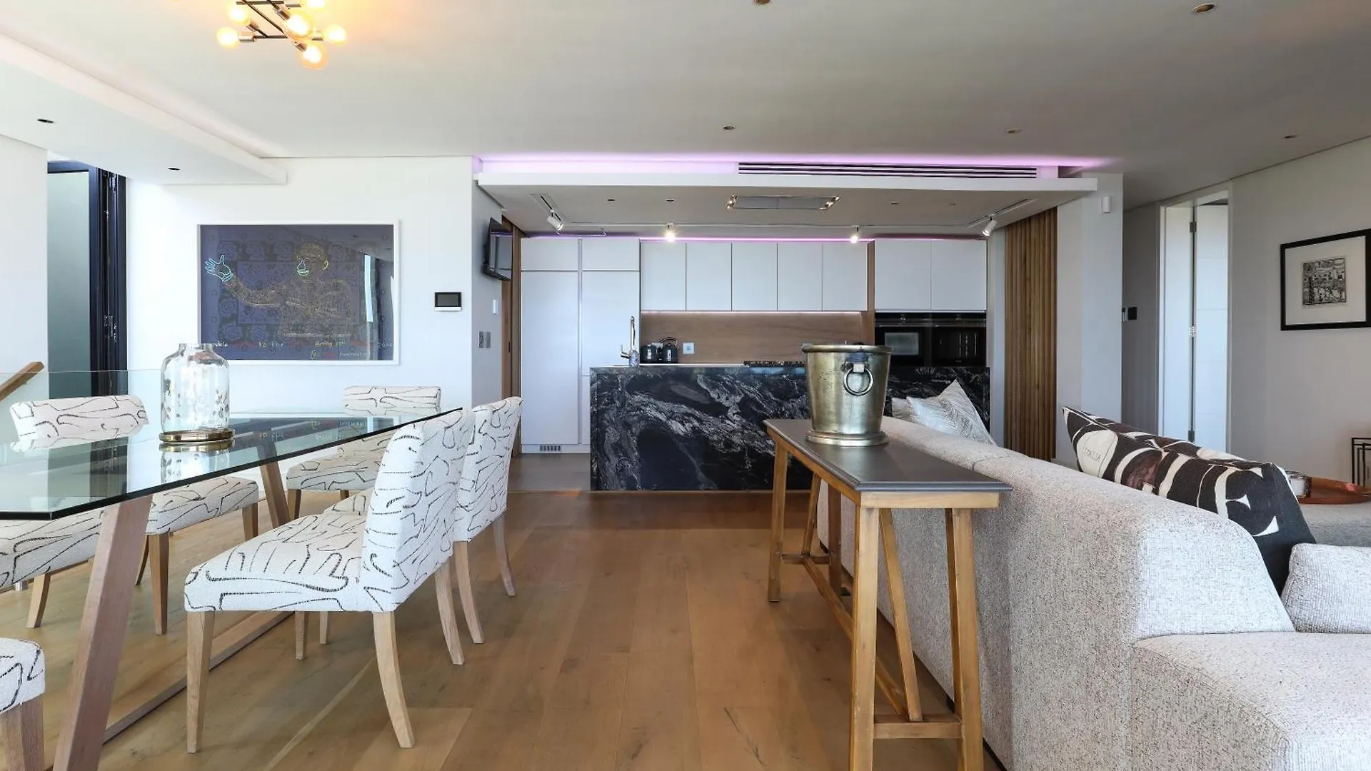 Paradise In Camps Bay, Luxury Villa With Pool And Views Cape Town