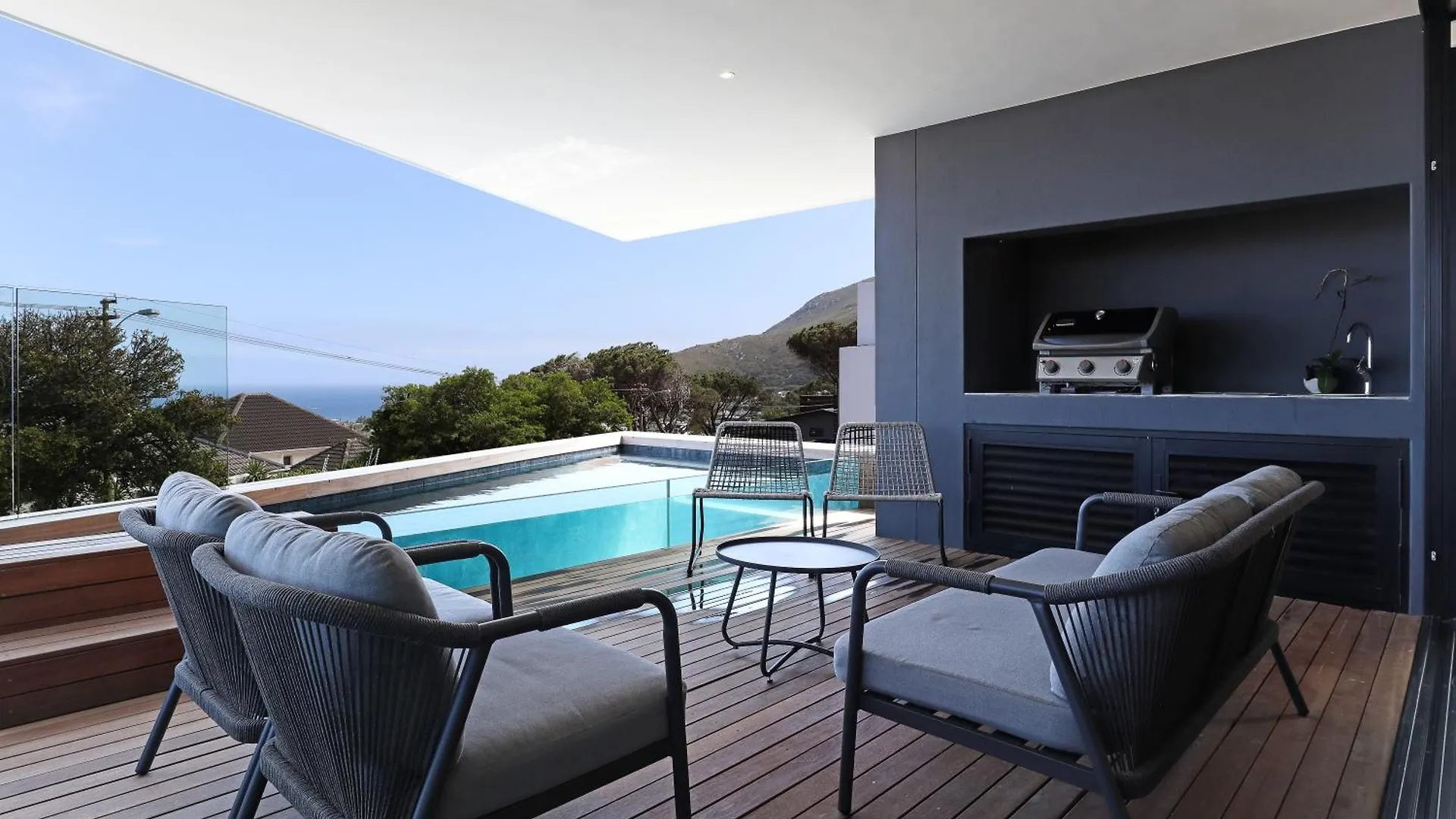 Paradise In Camps Bay, Luxury Villa With Pool And Views Cape Town
