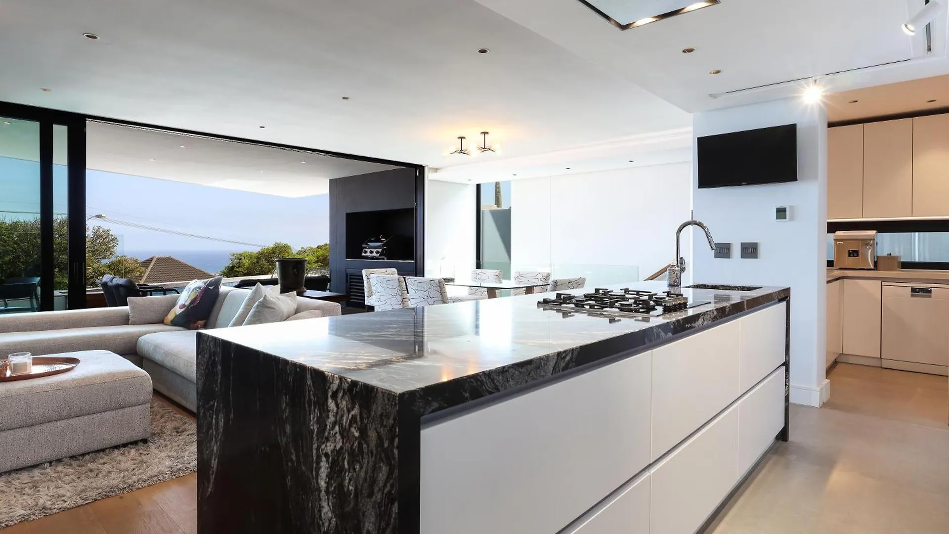 Paradise In Camps Bay, Luxury Villa With Pool And Views Cape Town