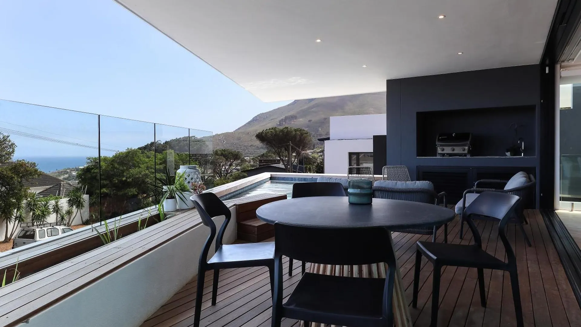 Paradise In Camps Bay, Luxury Villa With Pool And Views Cape Town