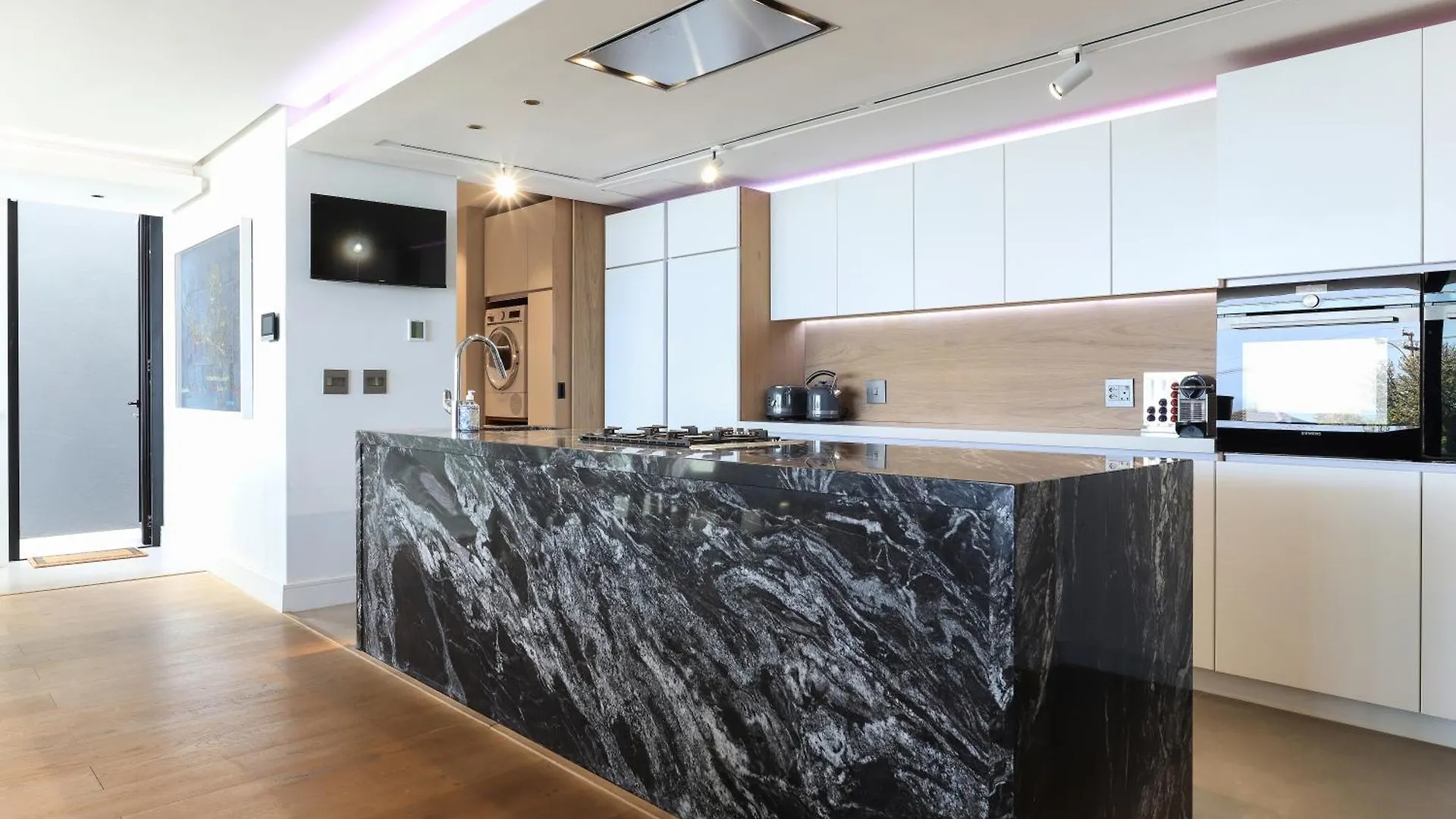 Paradise In Camps Bay, Luxury Villa With Pool And Views Cape Town